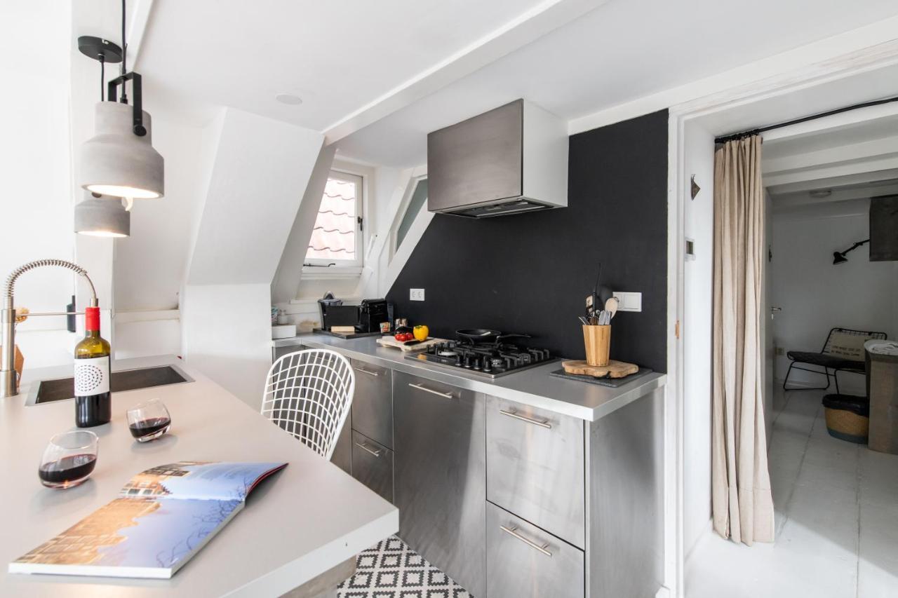 Two Bedroom Apartment In Historic Canalhouse From 1618 - City Centre Ámsterdam Exterior foto