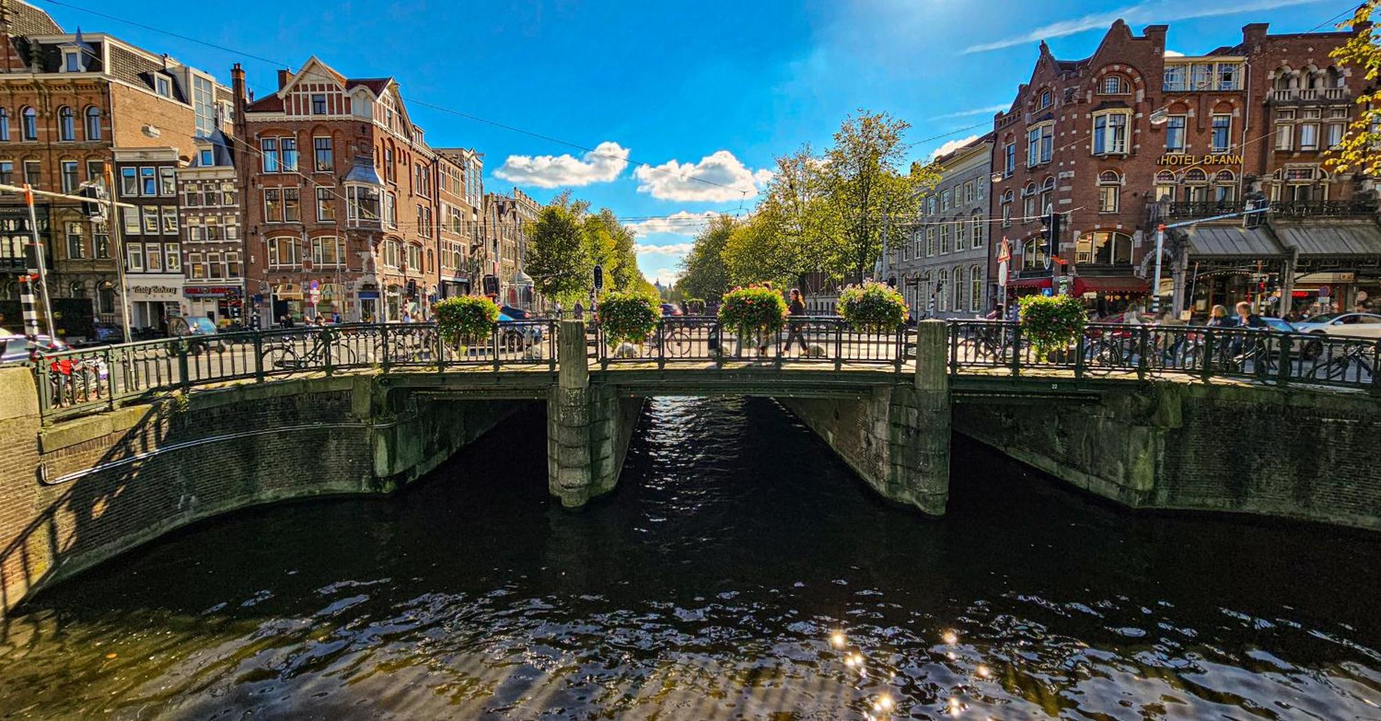Two Bedroom Apartment In Historic Canalhouse From 1618 - City Centre Ámsterdam Exterior foto