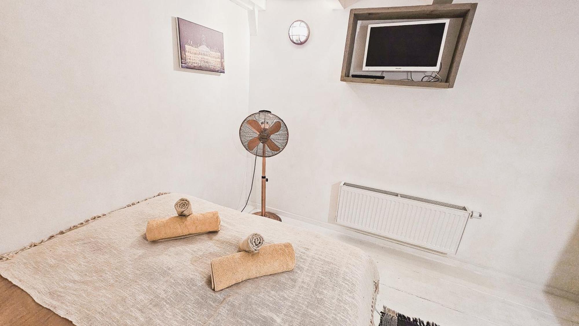 Two Bedroom Apartment In Historic Canalhouse From 1618 - City Centre Ámsterdam Exterior foto
