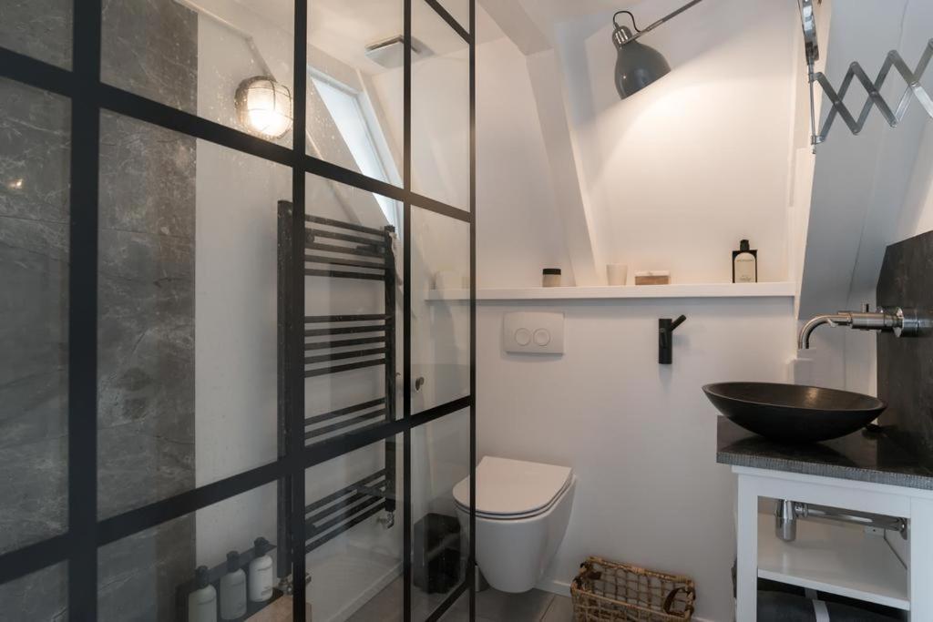 Two Bedroom Apartment In Historic Canalhouse From 1618 - City Centre Ámsterdam Exterior foto