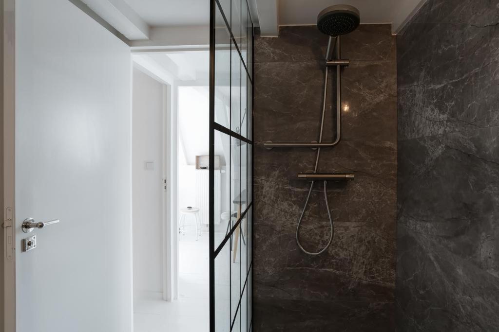 Two Bedroom Apartment In Historic Canalhouse From 1618 - City Centre Ámsterdam Exterior foto