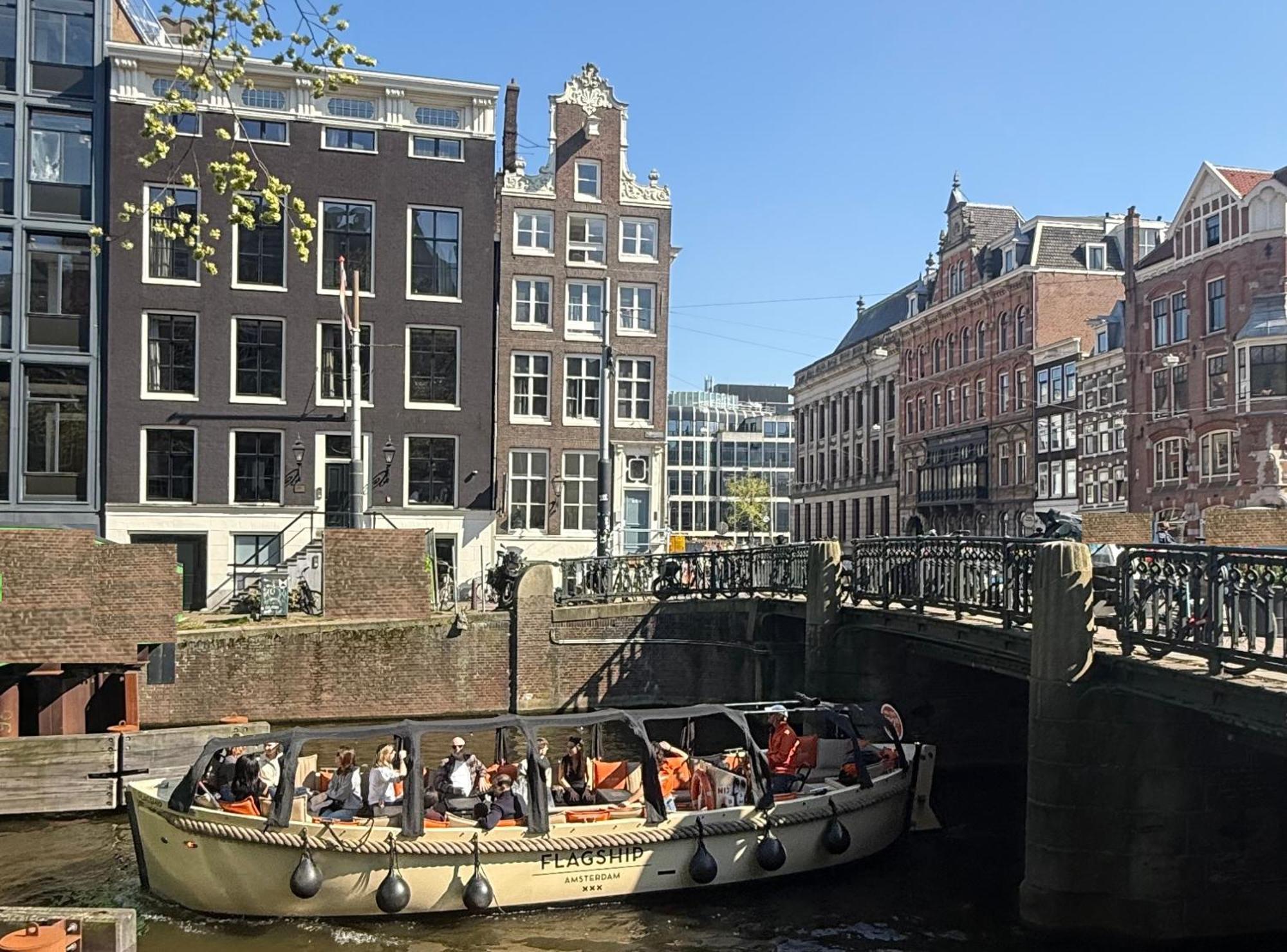 Two Bedroom Apartment In Historic Canalhouse From 1618 - City Centre Ámsterdam Exterior foto
